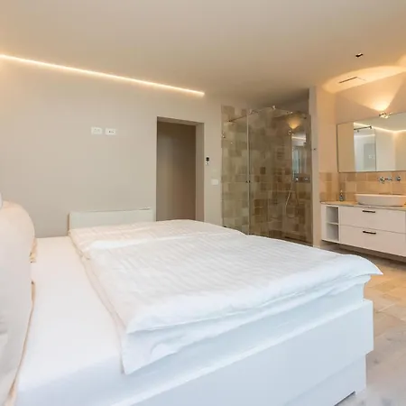וילה Four Seasons Ljubac Seaside A