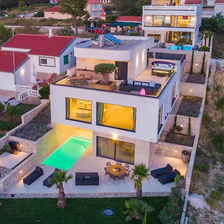 Four Seasons Ljubac Seaside A Villa *