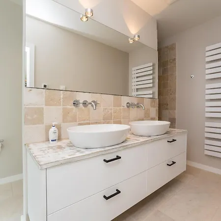 Villa Four Seasons Ljubac Seaside A *