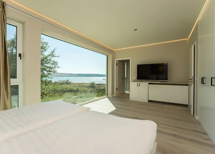 빌라 Four Seasons Ljubac Seaside A *