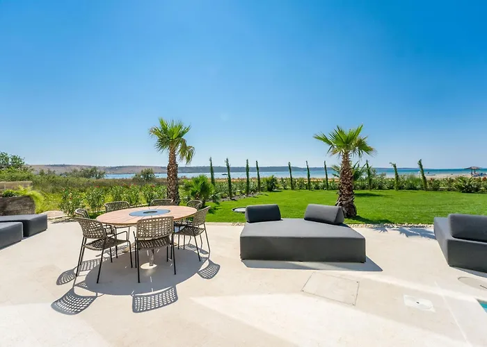 Four Seasons Ljubač Seaside A Villa *