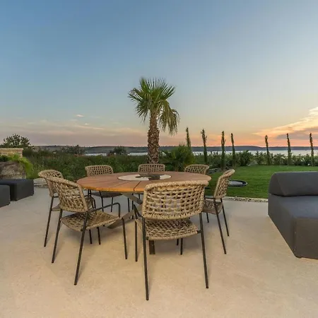 Four Seasons Ljubac Seaside A Villa Ražanac